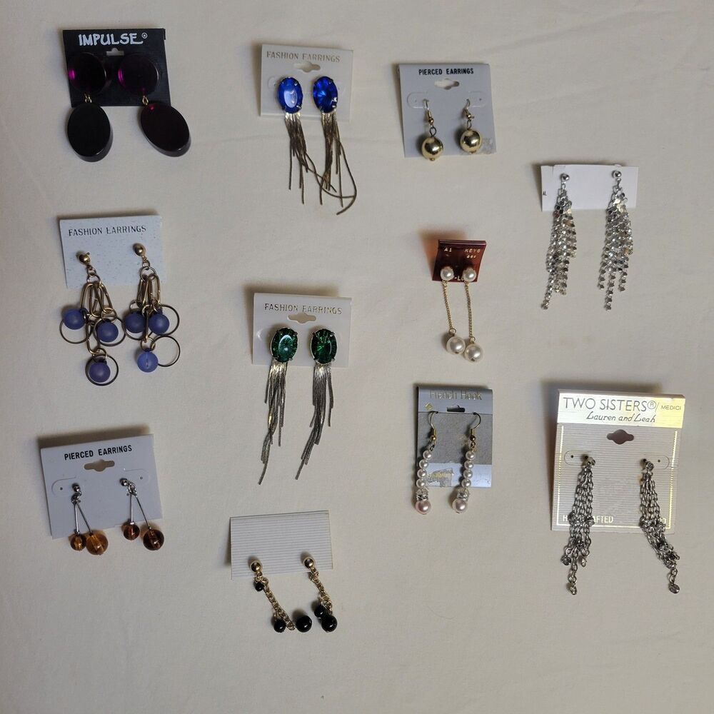 Lot of 11 Pair /Earrrings Vintage‎ Dangle, Colorful, Party Eye catching Jewelry
